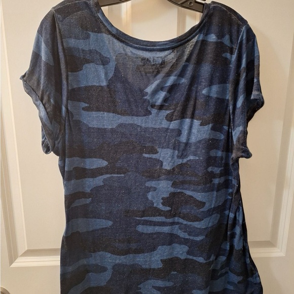 Lucky Brand navy camo tee shirt - Picture 2 of 3